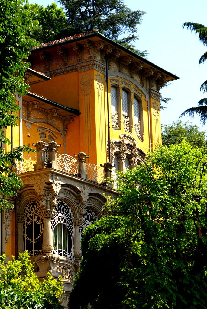 https://mdw-travel-data-us-east-1.s3.amazonaws.com/img/country/Italy/Fenoglio-Castle/img_01.jpg