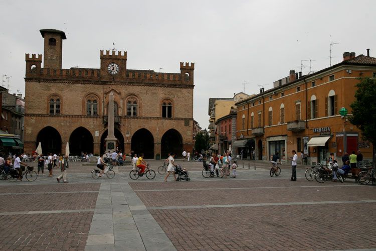 https://mdw-travel-data-us-east-1.s3.amazonaws.com/img/country/Italy/Fidenza/img_03.jpg