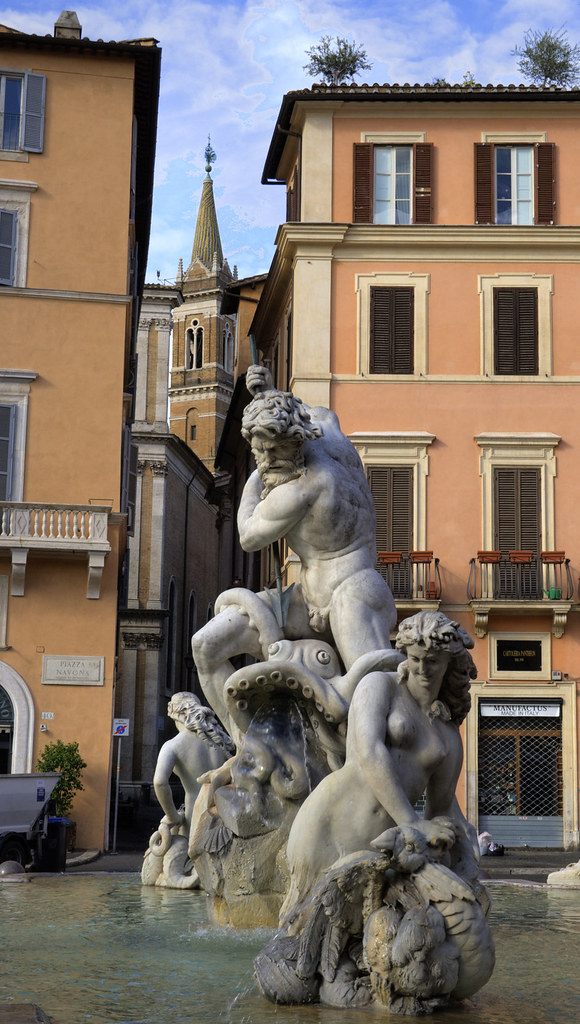 https://mdw-travel-data-us-east-1.s3.amazonaws.com/img/country/Italy/Fontana-del-Nettuno/img_03.jpg