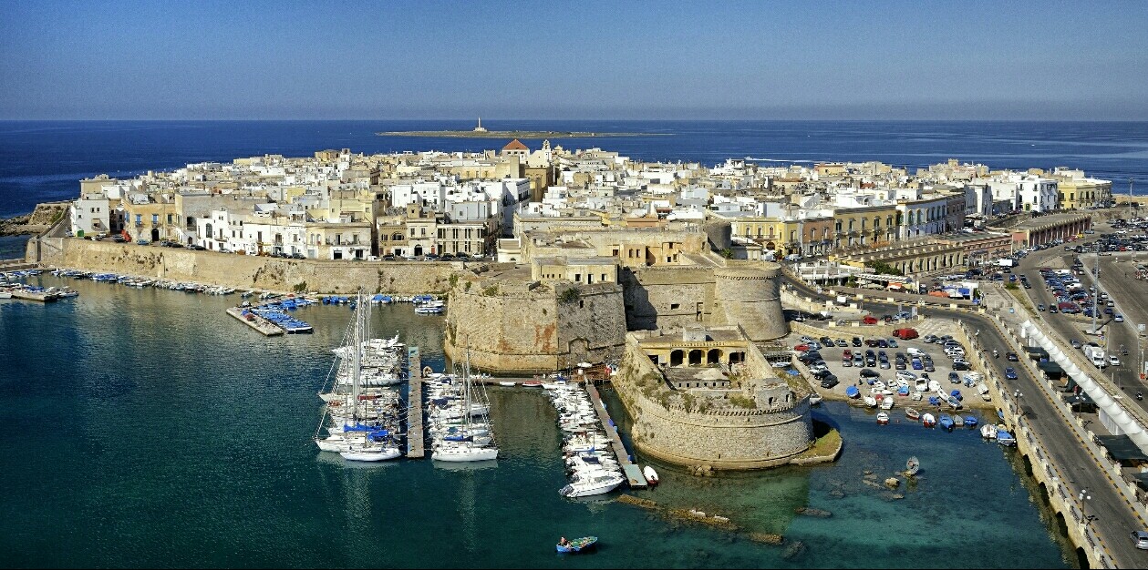 https://mdw-travel-data-us-east-1.s3.amazonaws.com/img/country/Italy/Gallipoli/img_02.jpg