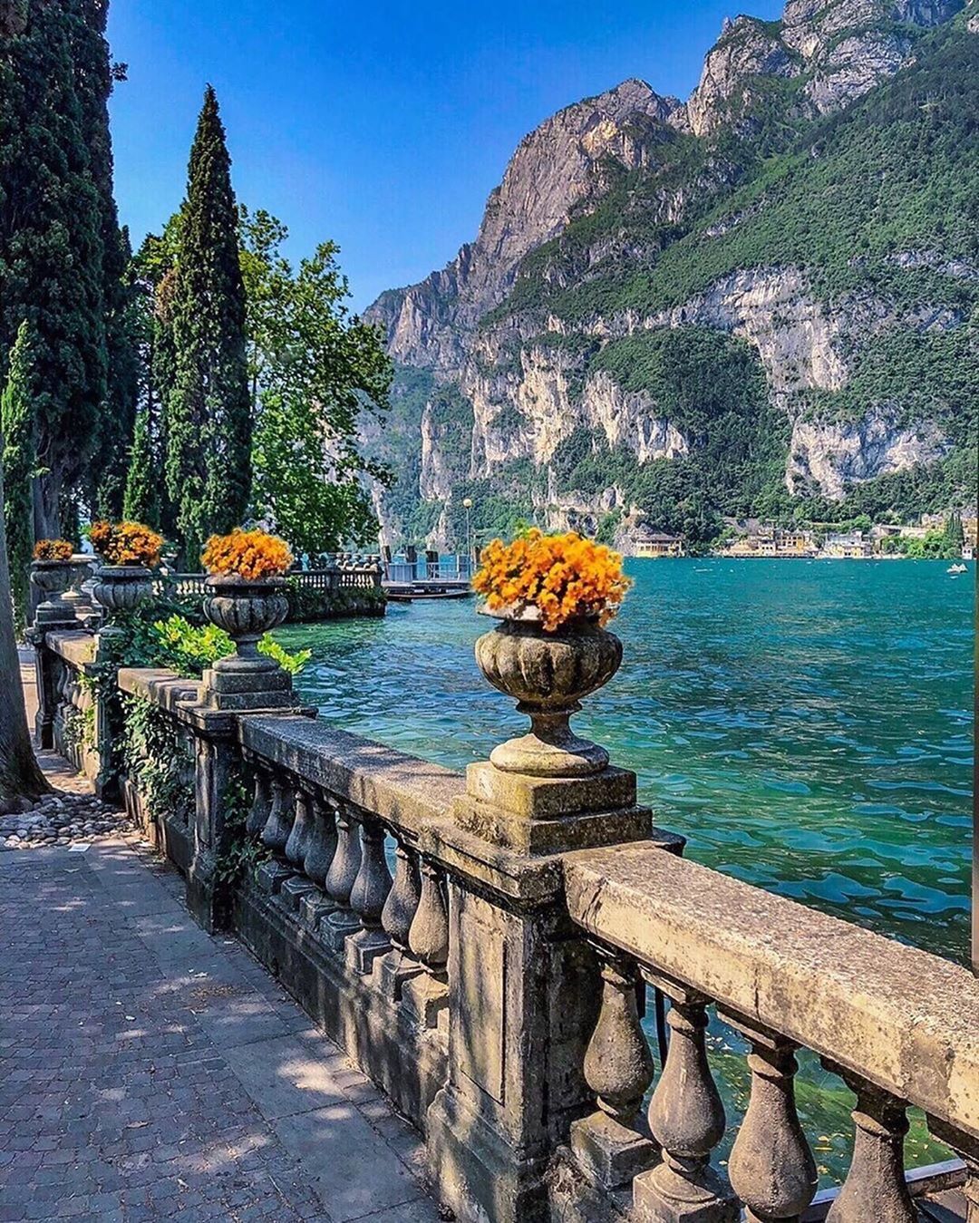 https://mdw-travel-data-us-east-1.s3.amazonaws.com/img/country/Italy/Garda/img_03.jpg