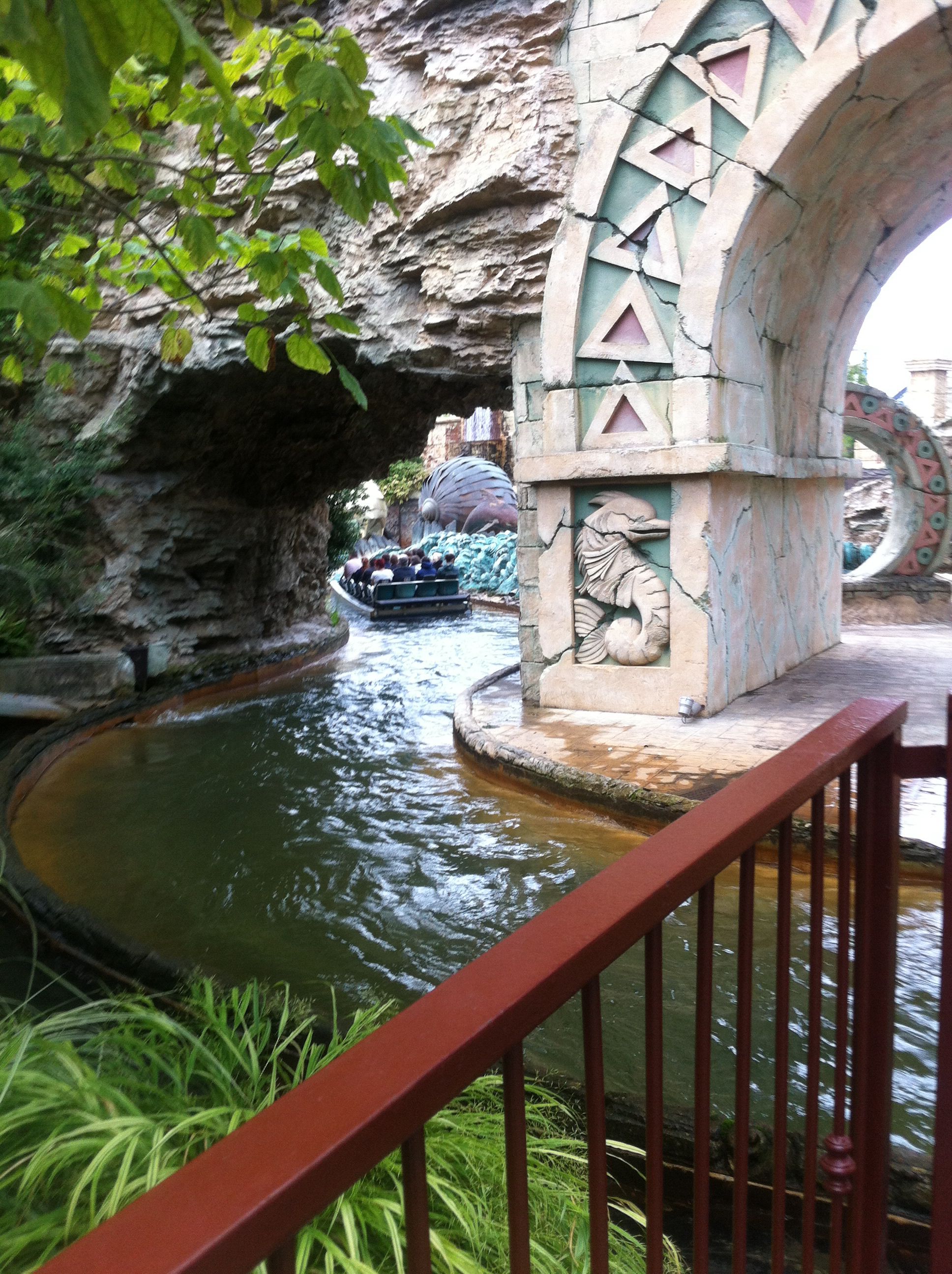https://mdw-travel-data-us-east-1.s3.amazonaws.com/img/country/Italy/Gardaland/img_01.jpg