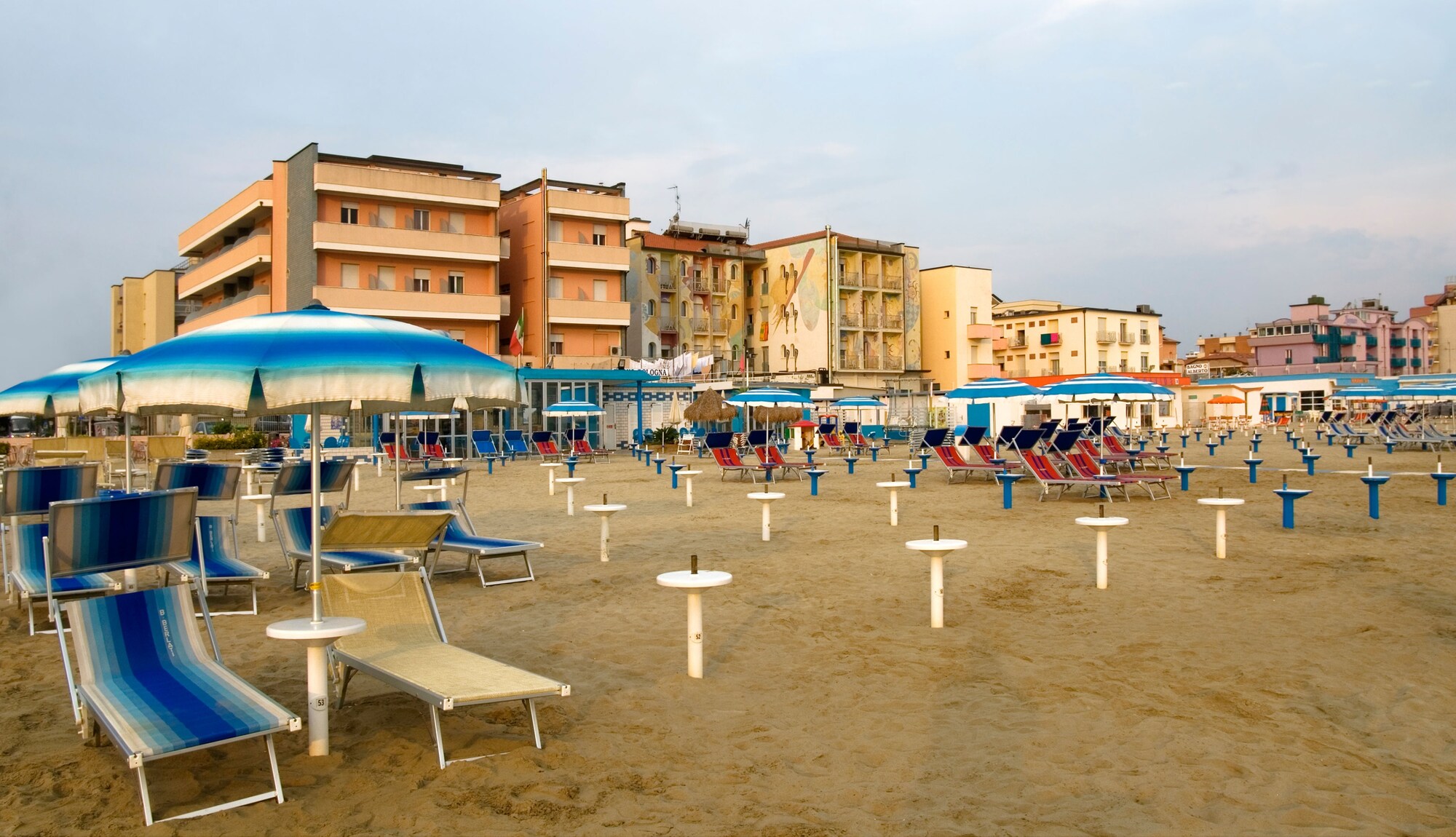 https://mdw-travel-data-us-east-1.s3.amazonaws.com/img/country/Italy/Gatteo/img_01.jpg