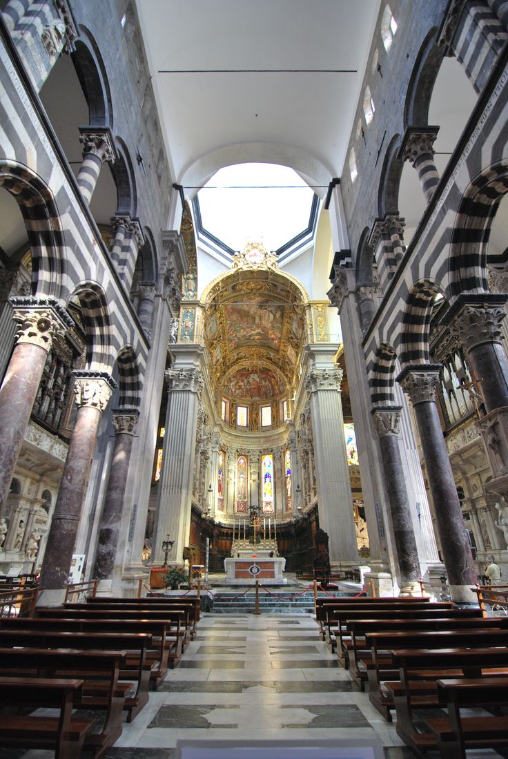 https://mdw-travel-data-us-east-1.s3.amazonaws.com/img/country/Italy/Genoa-Cathedral/img_01.jpg