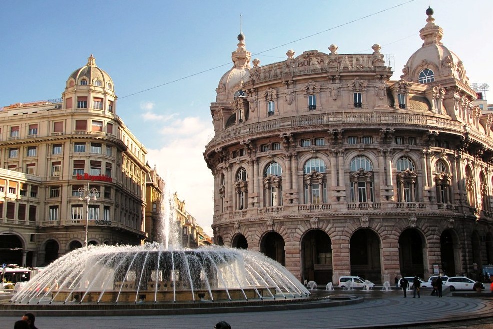 https://mdw-travel-data-us-east-1.s3.amazonaws.com/img/country/Italy/Genoa-Cathedral/img_03.jpg