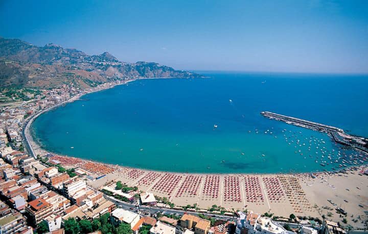 https://mdw-travel-data-us-east-1.s3.amazonaws.com/img/country/Italy/Giardini-Naxos/img_01.jpg