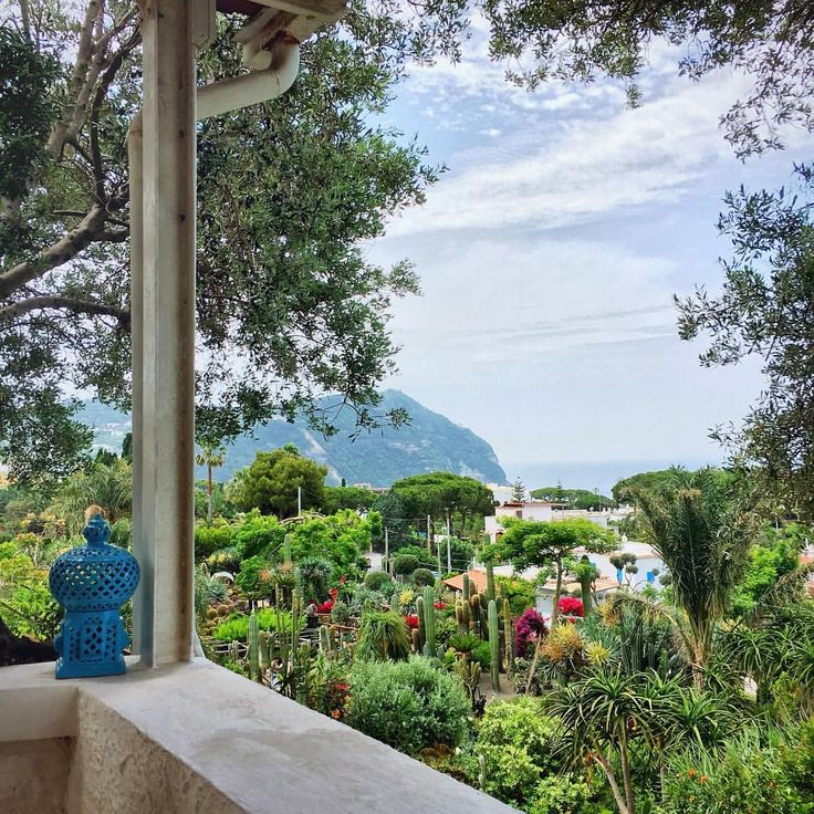 https://mdw-travel-data-us-east-1.s3.amazonaws.com/img/country/Italy/Giardini-Ravino/img_03.jpg