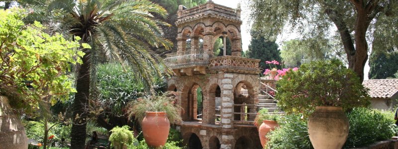 https://mdw-travel-data-us-east-1.s3.amazonaws.com/img/country/Italy/Giardini-della-Villa-Comunale/img_02.jpg