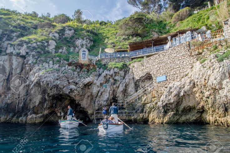 https://mdw-travel-data-us-east-1.s3.amazonaws.com/img/country/Italy/Grotta-Azzurra/img_02.jpg