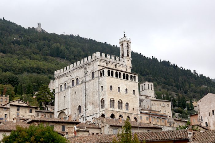 https://mdw-travel-data-us-east-1.s3.amazonaws.com/img/country/Italy/Gubbio/img_03.jpg