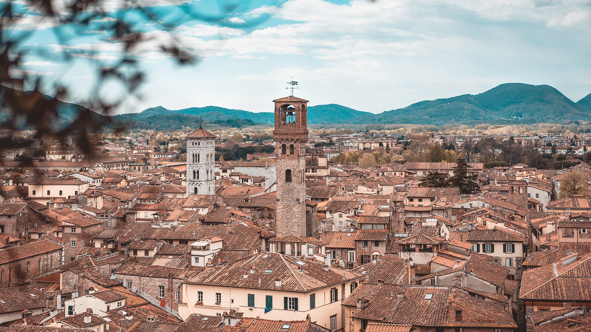 https://mdw-travel-data-us-east-1.s3.amazonaws.com/img/country/Italy/Guinigi-Tower/img_03.jpg