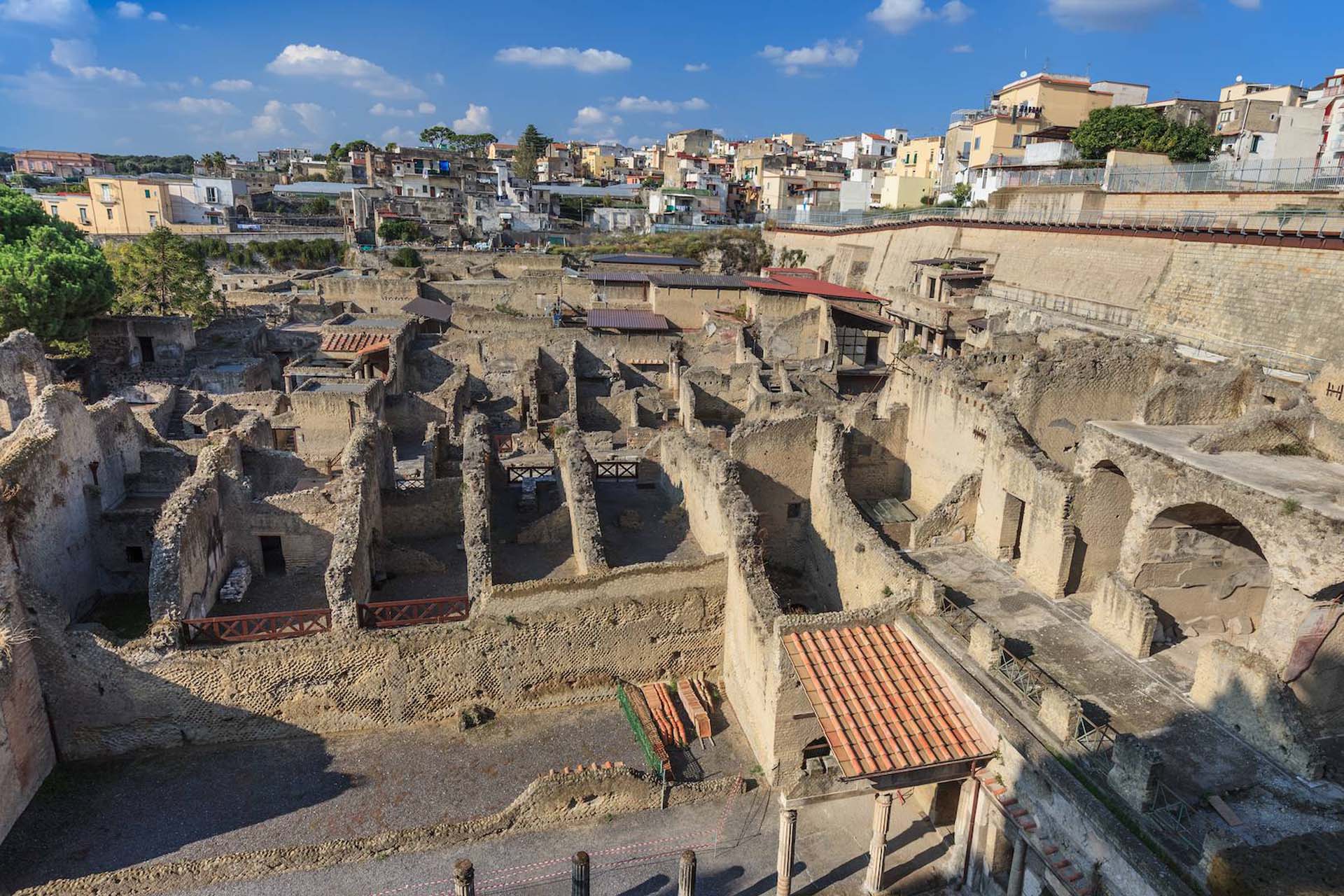 https://mdw-travel-data-us-east-1.s3.amazonaws.com/img/country/Italy/Herculaneum-Archaeological-Park/img_01.jpg
