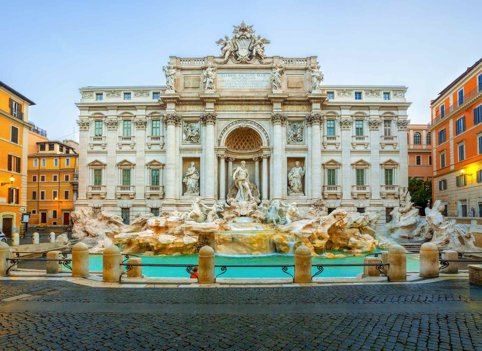 https://mdw-travel-data-us-east-1.s3.amazonaws.com/img/country/Italy/House-of-the-Small-Fountain/img_00.jpg