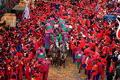 https://mdw-travel-data-us-east-1.s3.amazonaws.com/img/country/Italy/Ivrea-Carnival/img_02.jpg