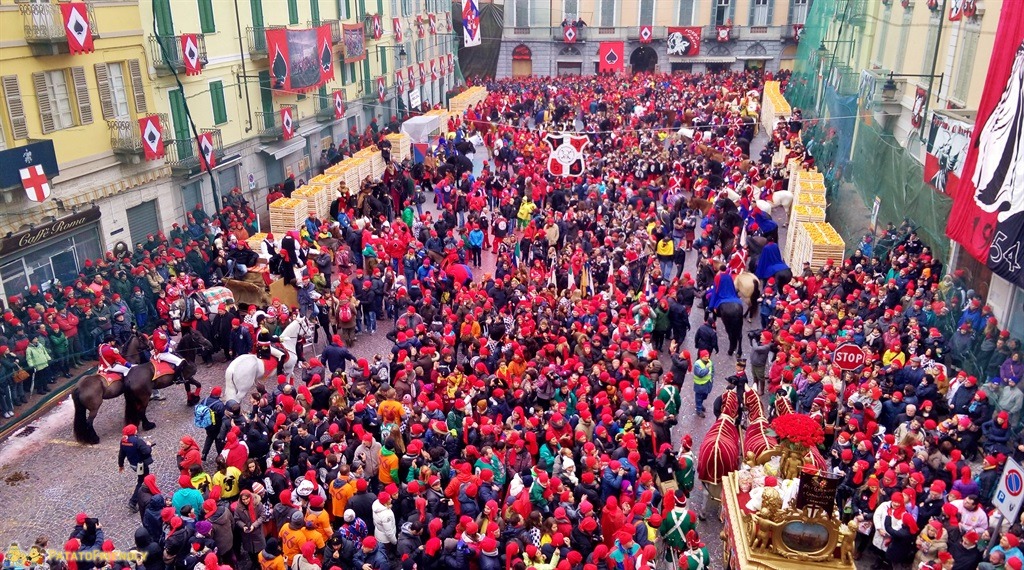 https://mdw-travel-data-us-east-1.s3.amazonaws.com/img/country/Italy/Ivrea-Carnival/img_03.jpg