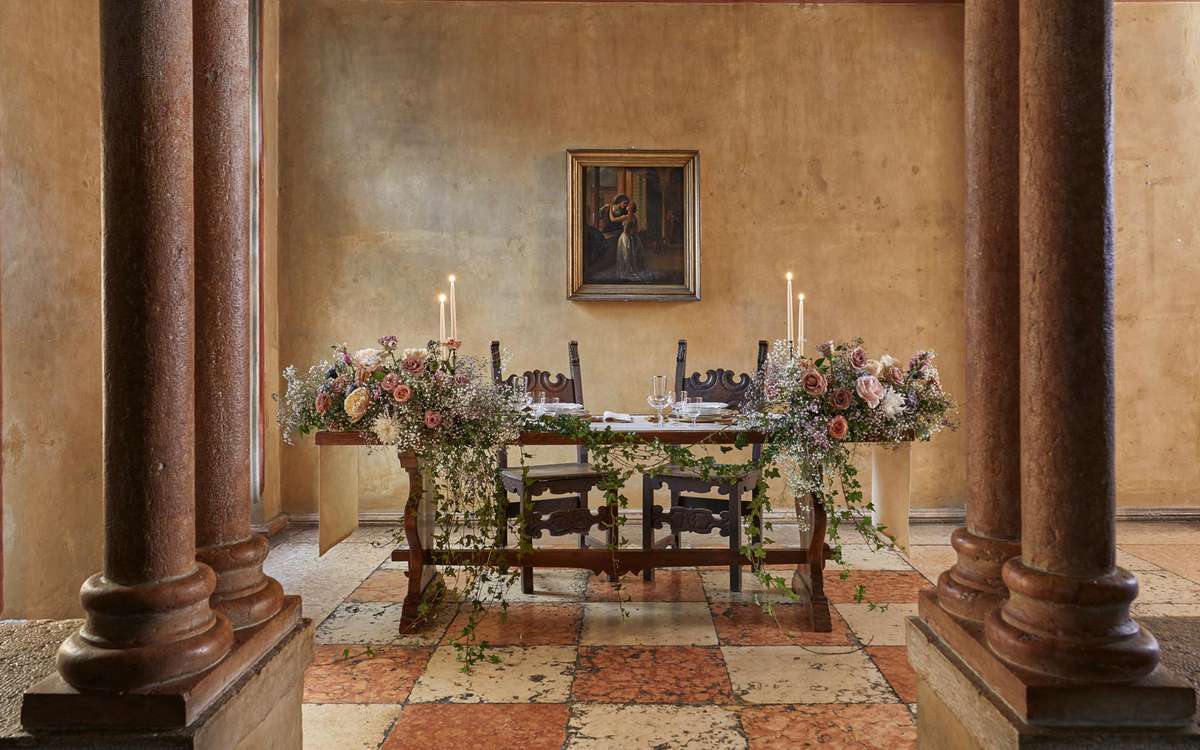 https://mdw-travel-data-us-east-1.s3.amazonaws.com/img/country/Italy/Juliets-House/img_01.jpg