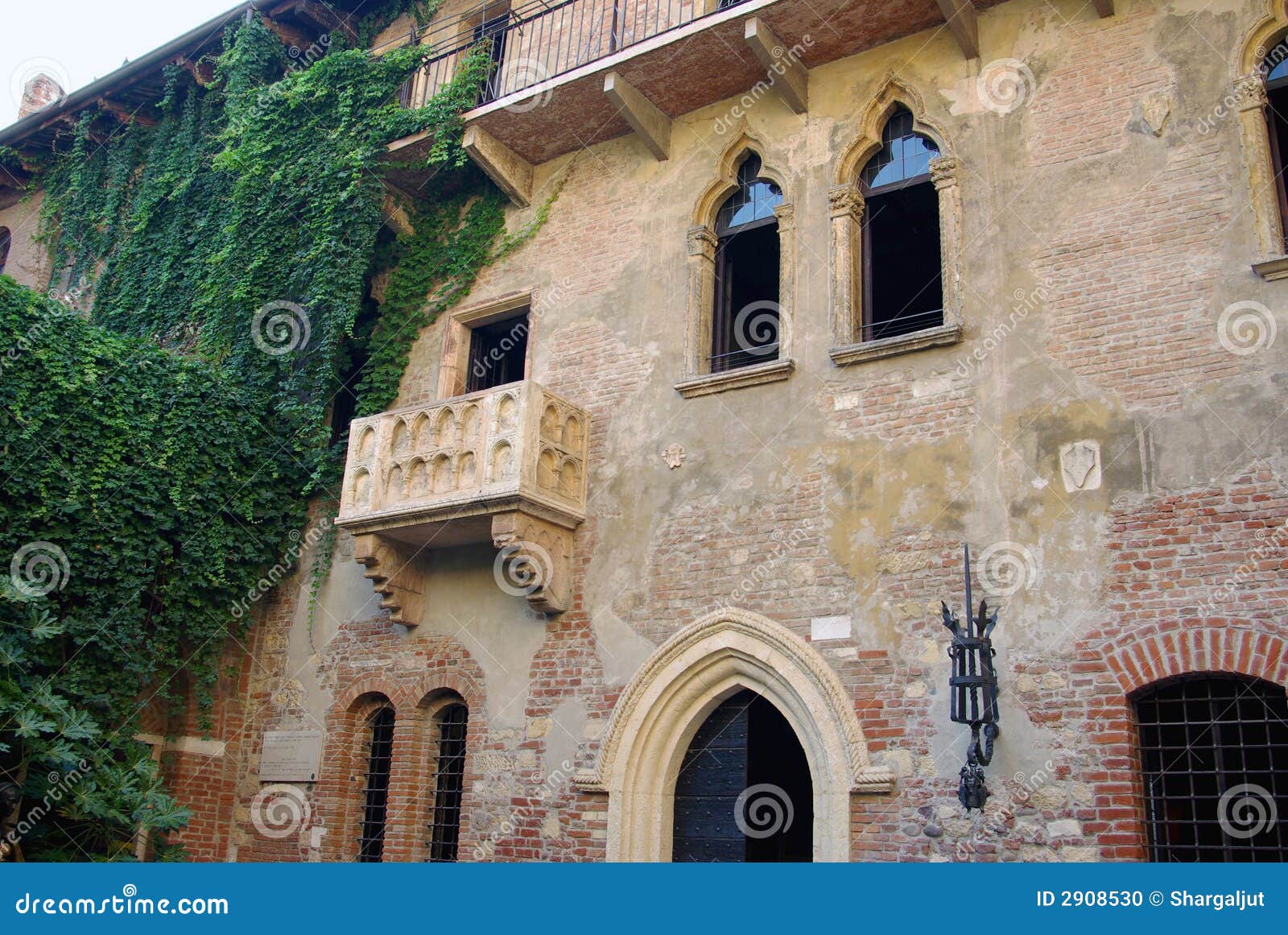 https://mdw-travel-data-us-east-1.s3.amazonaws.com/img/country/Italy/Juliets-House/img_03.jpg