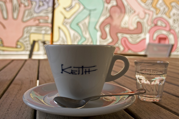 https://mdw-travel-data-us-east-1.s3.amazonaws.com/img/country/Italy/Keith-Harings-Tuttomondo/img_01.jpg