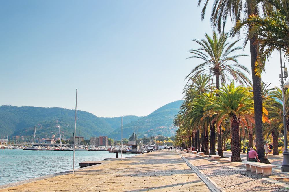 https://mdw-travel-data-us-east-1.s3.amazonaws.com/img/country/Italy/La-Spezia/img_01.jpg