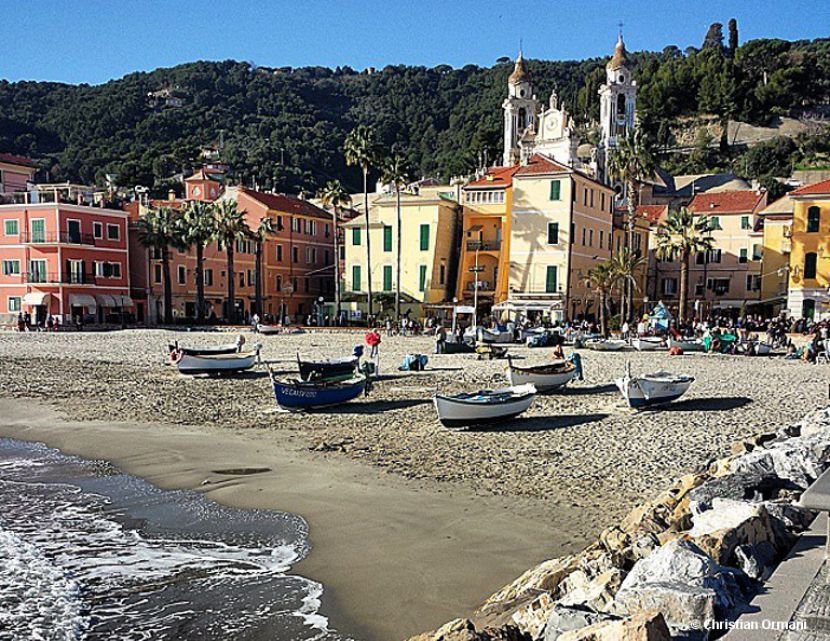https://mdw-travel-data-us-east-1.s3.amazonaws.com/img/country/Italy/Laigueglia/img_02.jpg