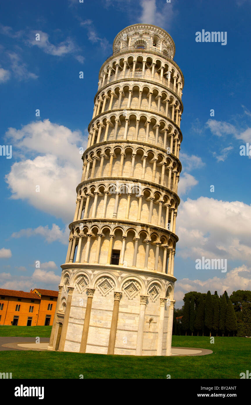 https://mdw-travel-data-us-east-1.s3.amazonaws.com/img/country/Italy/Leaning-Tower-of-Pisa/img_04.jpg