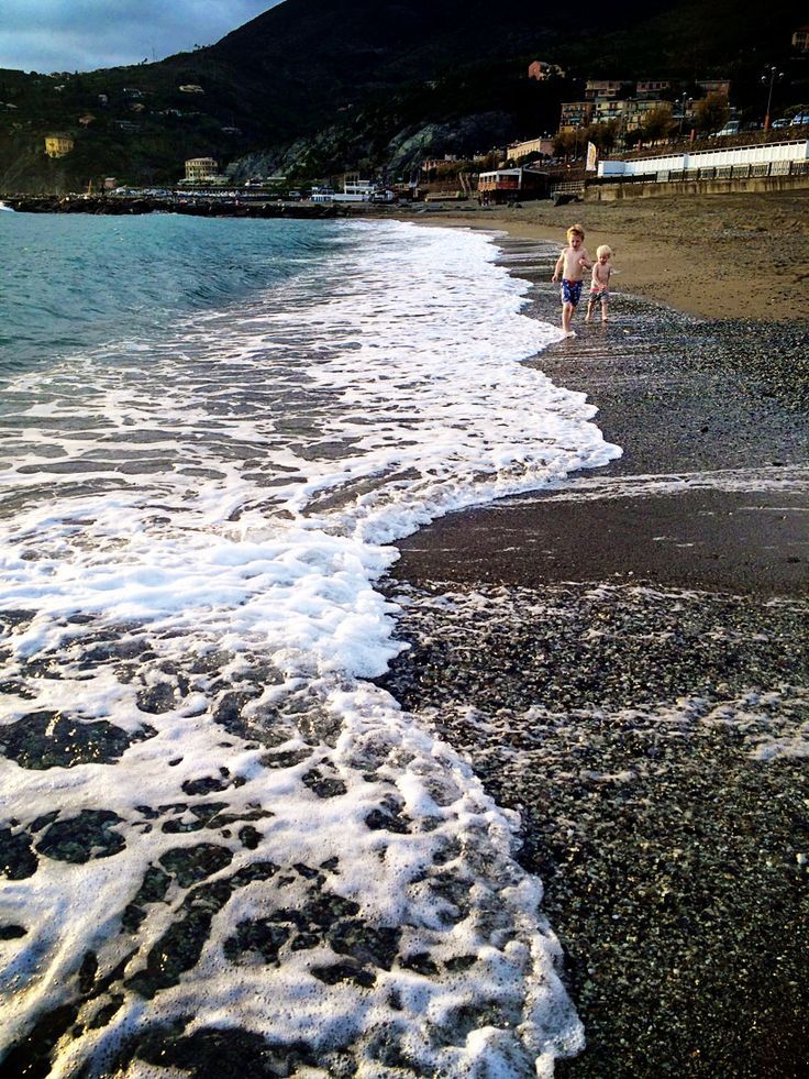 https://mdw-travel-data-us-east-1.s3.amazonaws.com/img/country/Italy/Levanto/img_03.jpg