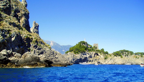 https://mdw-travel-data-us-east-1.s3.amazonaws.com/img/country/Italy/Li-Galli-Islands/img_02.jpg