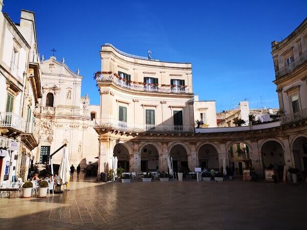 https://mdw-travel-data-us-east-1.s3.amazonaws.com/img/country/Italy/Martina-Franca/img_00.jpg