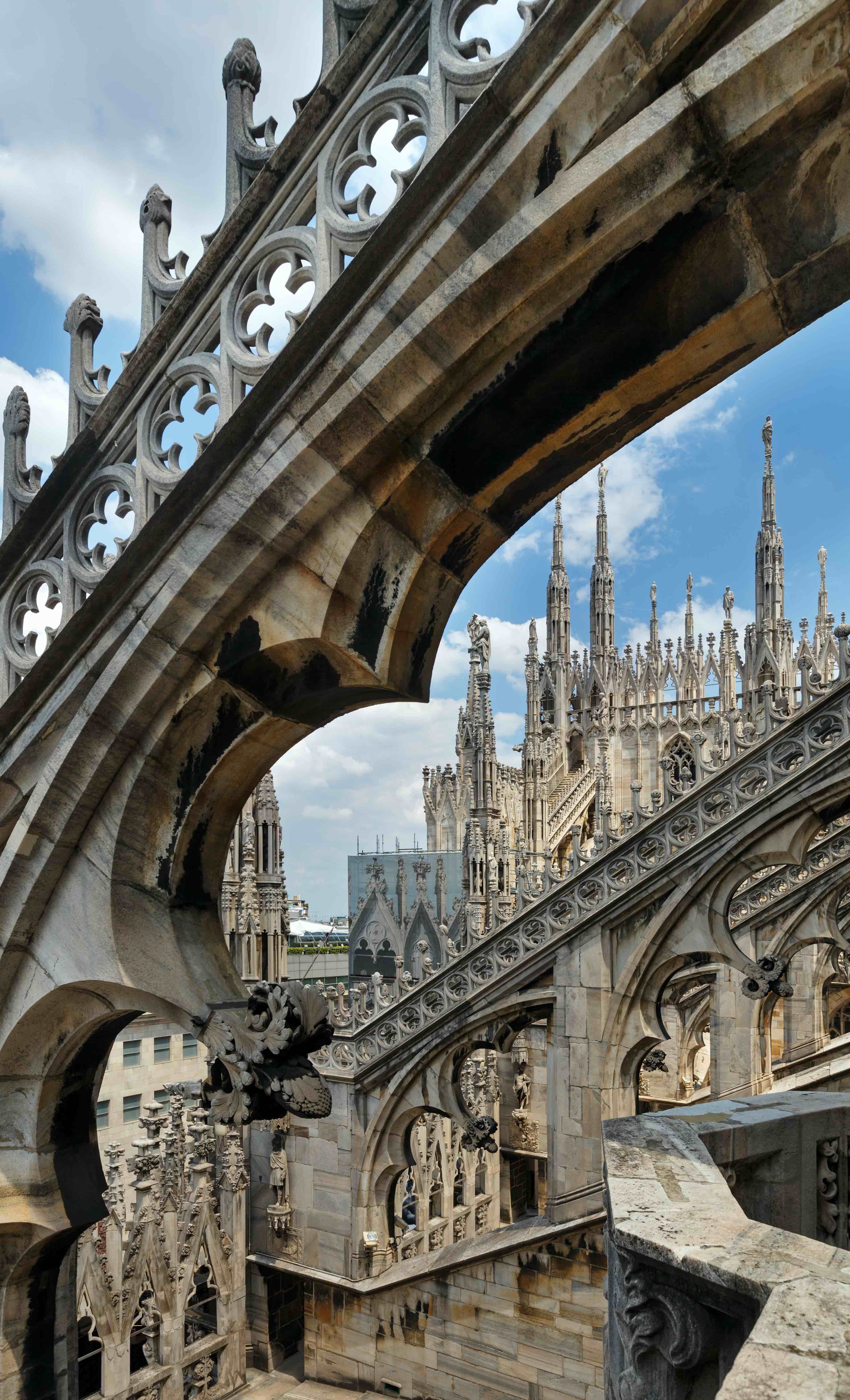 https://mdw-travel-data-us-east-1.s3.amazonaws.com/img/country/Italy/Milan-Cathedral/img_01.jpg
