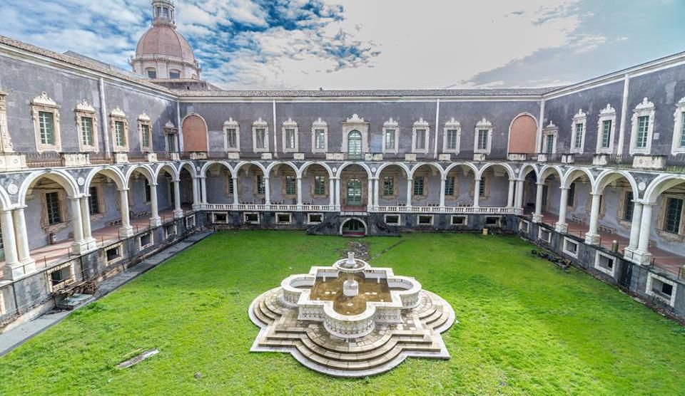 https://mdw-travel-data-us-east-1.s3.amazonaws.com/img/country/Italy/Monastero-dei-Benedettini/img_02.jpg
