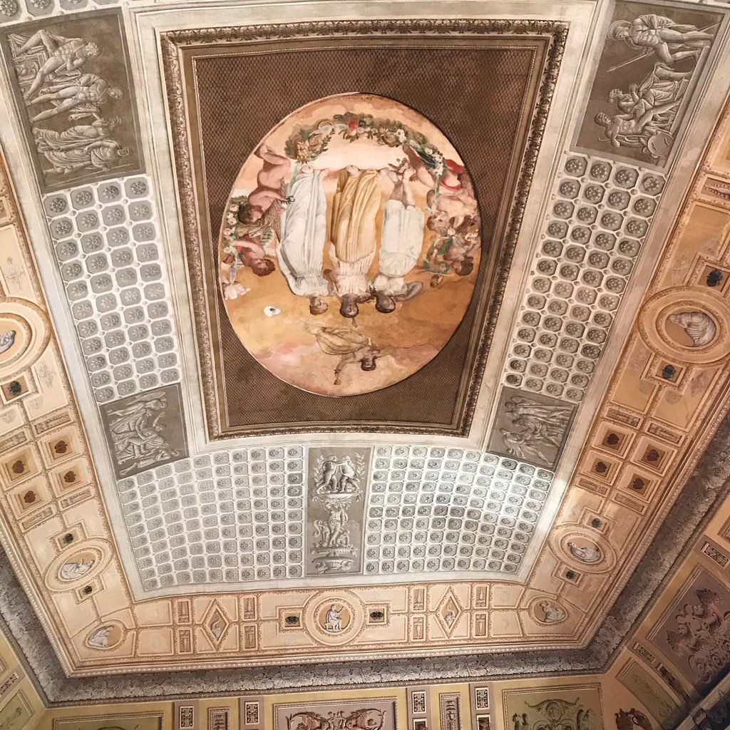 https://mdw-travel-data-us-east-1.s3.amazonaws.com/img/country/Italy/Monastero-dei-Benedettini/img_03.jpg