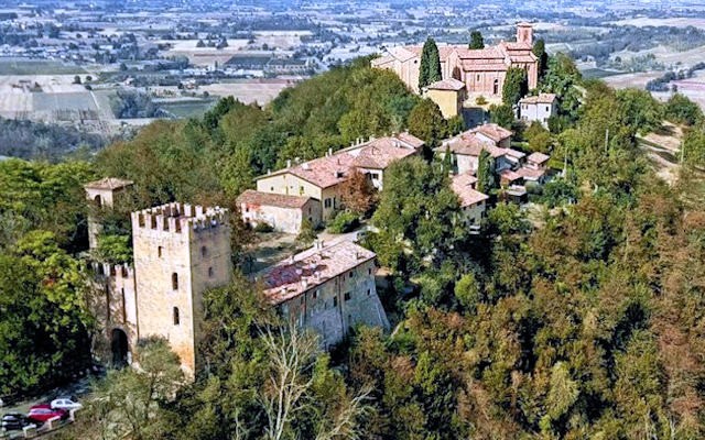 https://mdw-travel-data-us-east-1.s3.amazonaws.com/img/country/Italy/Monteveglio/img_03.jpg