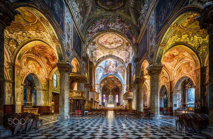 https://mdw-travel-data-us-east-1.s3.amazonaws.com/img/country/Italy/Monza-Cathedral/img_01.jpg