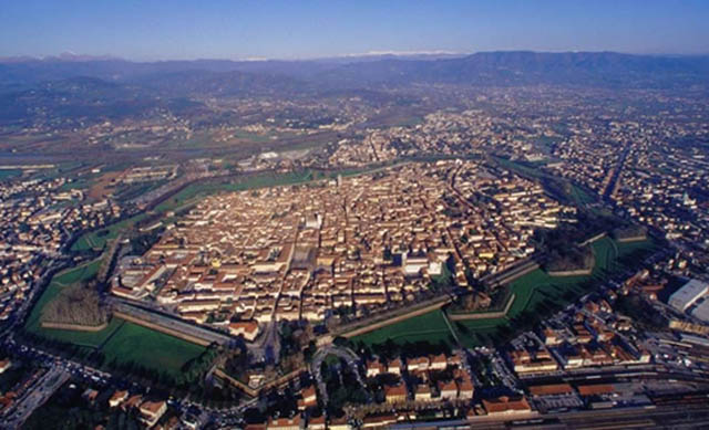 https://mdw-travel-data-us-east-1.s3.amazonaws.com/img/country/Italy/Mura-di-Lucca/img_01.jpg