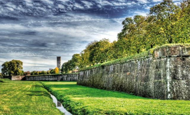 https://mdw-travel-data-us-east-1.s3.amazonaws.com/img/country/Italy/Mura-di-Lucca/img_03.jpg