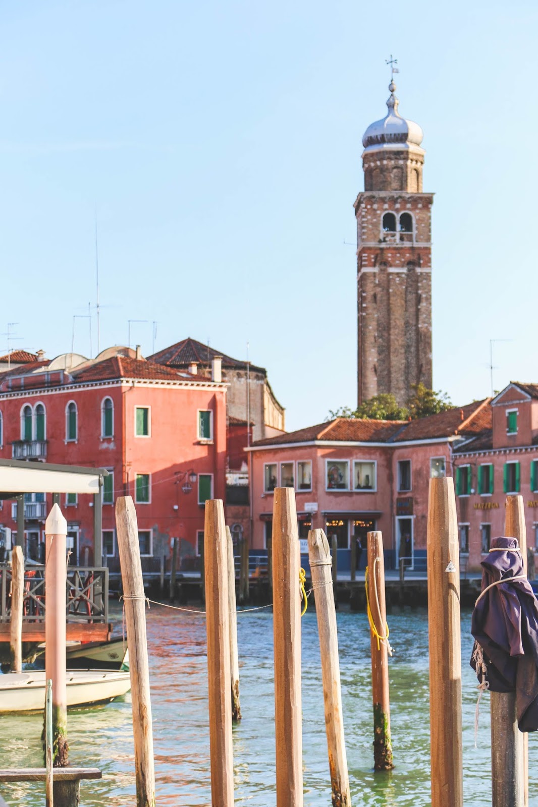 https://mdw-travel-data-us-east-1.s3.amazonaws.com/img/country/Italy/Murano/img_01.jpg