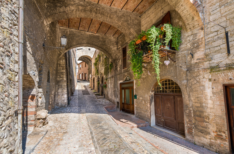 https://mdw-travel-data-us-east-1.s3.amazonaws.com/img/country/Italy/Narni/img_03.jpg