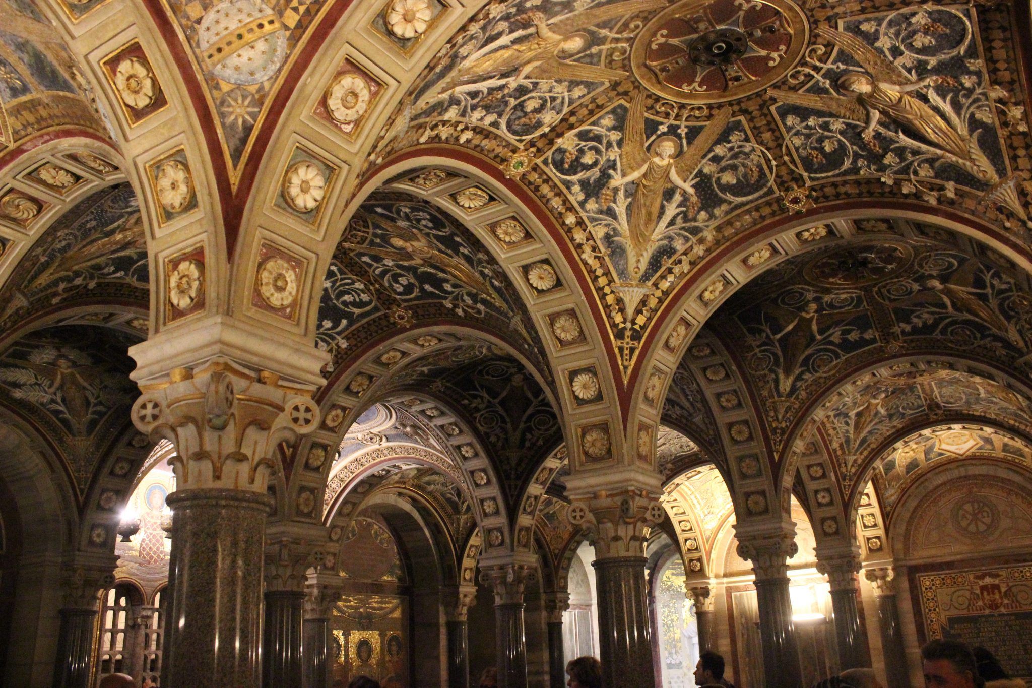 https://mdw-travel-data-us-east-1.s3.amazonaws.com/img/country/Italy/Oratorio-di-Santa-Cecilia/img_03.jpg