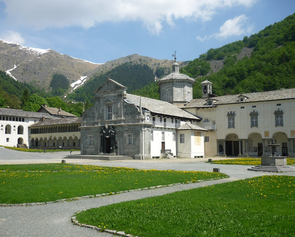 https://mdw-travel-data-us-east-1.s3.amazonaws.com/img/country/Italy/Oropa-Sanctuary/img_03.jpg