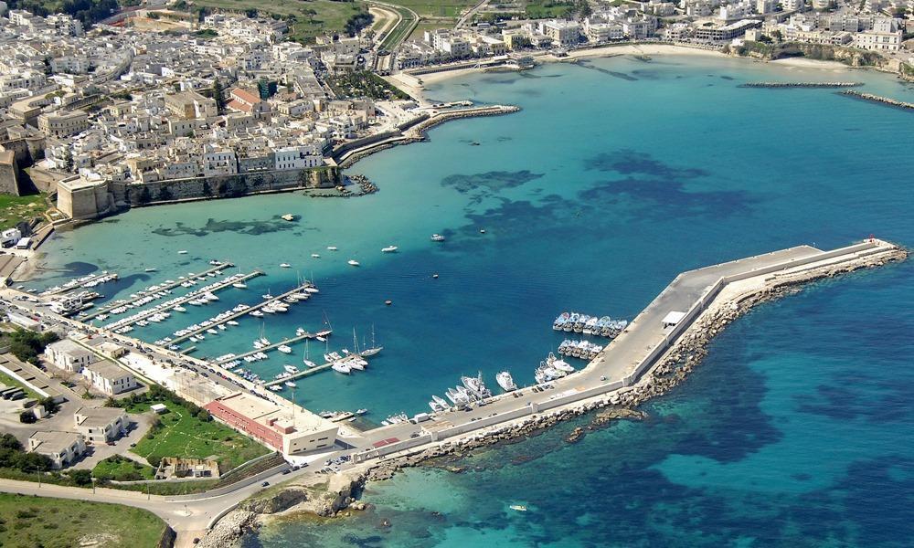https://mdw-travel-data-us-east-1.s3.amazonaws.com/img/country/Italy/Otranto/img_03.jpg