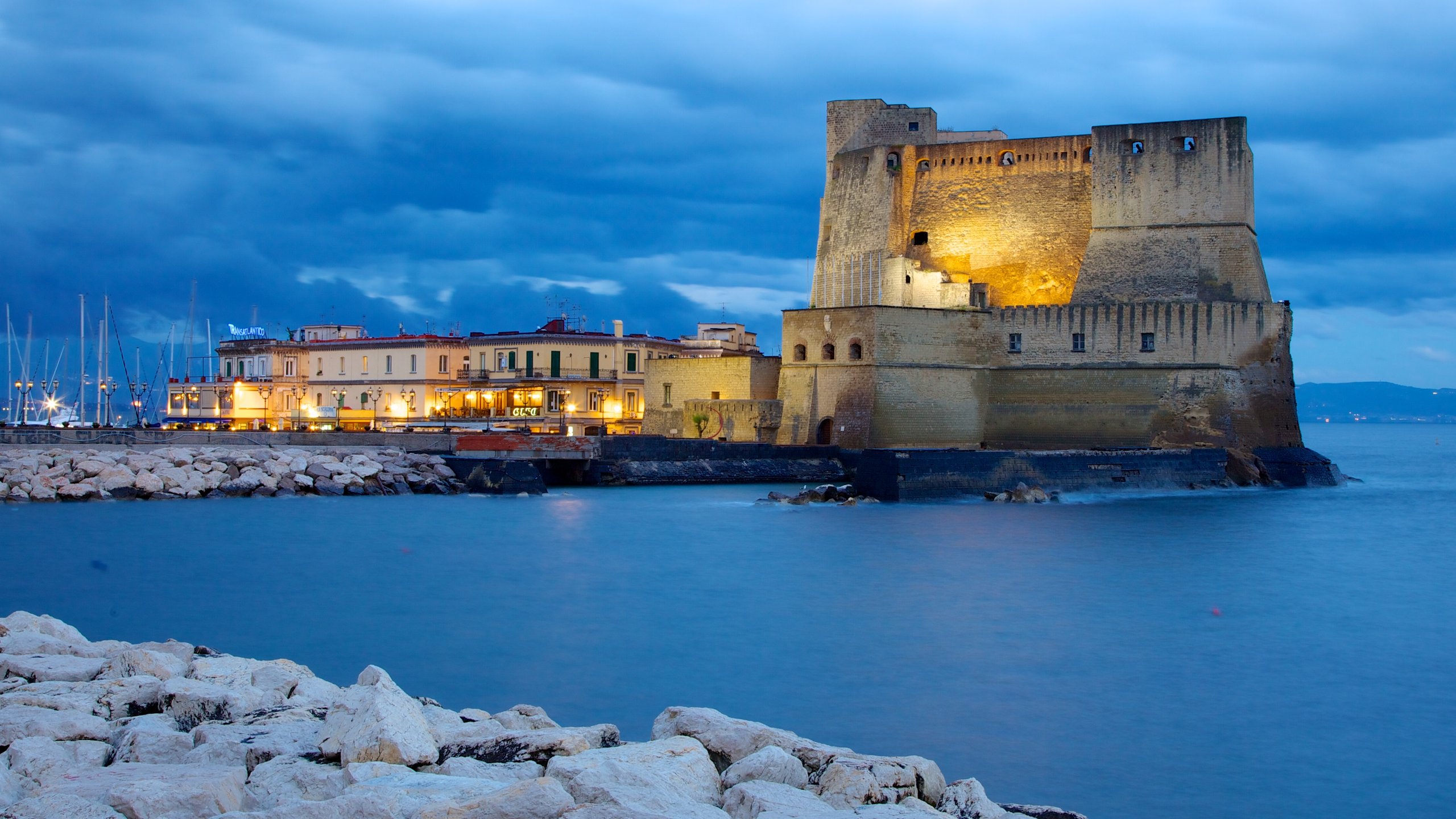 https://mdw-travel-data-us-east-1.s3.amazonaws.com/img/country/Italy/Ovo-Castle/img_00.jpg