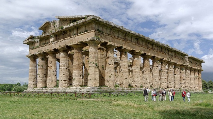 https://mdw-travel-data-us-east-1.s3.amazonaws.com/img/country/Italy/Paestum/img_03.jpg