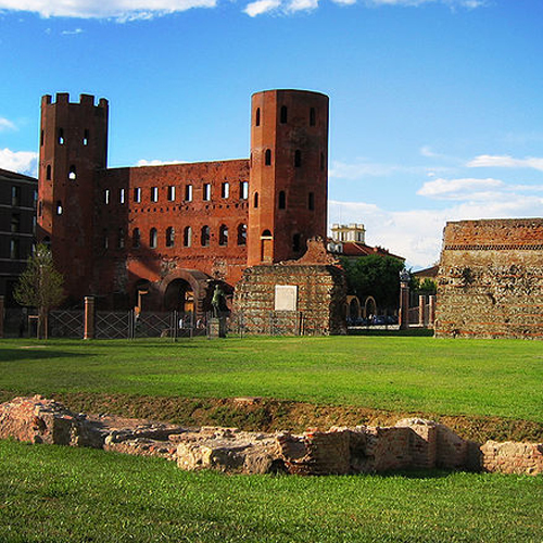 https://mdw-travel-data-us-east-1.s3.amazonaws.com/img/country/Italy/Palatine-Towers/img_02.jpg