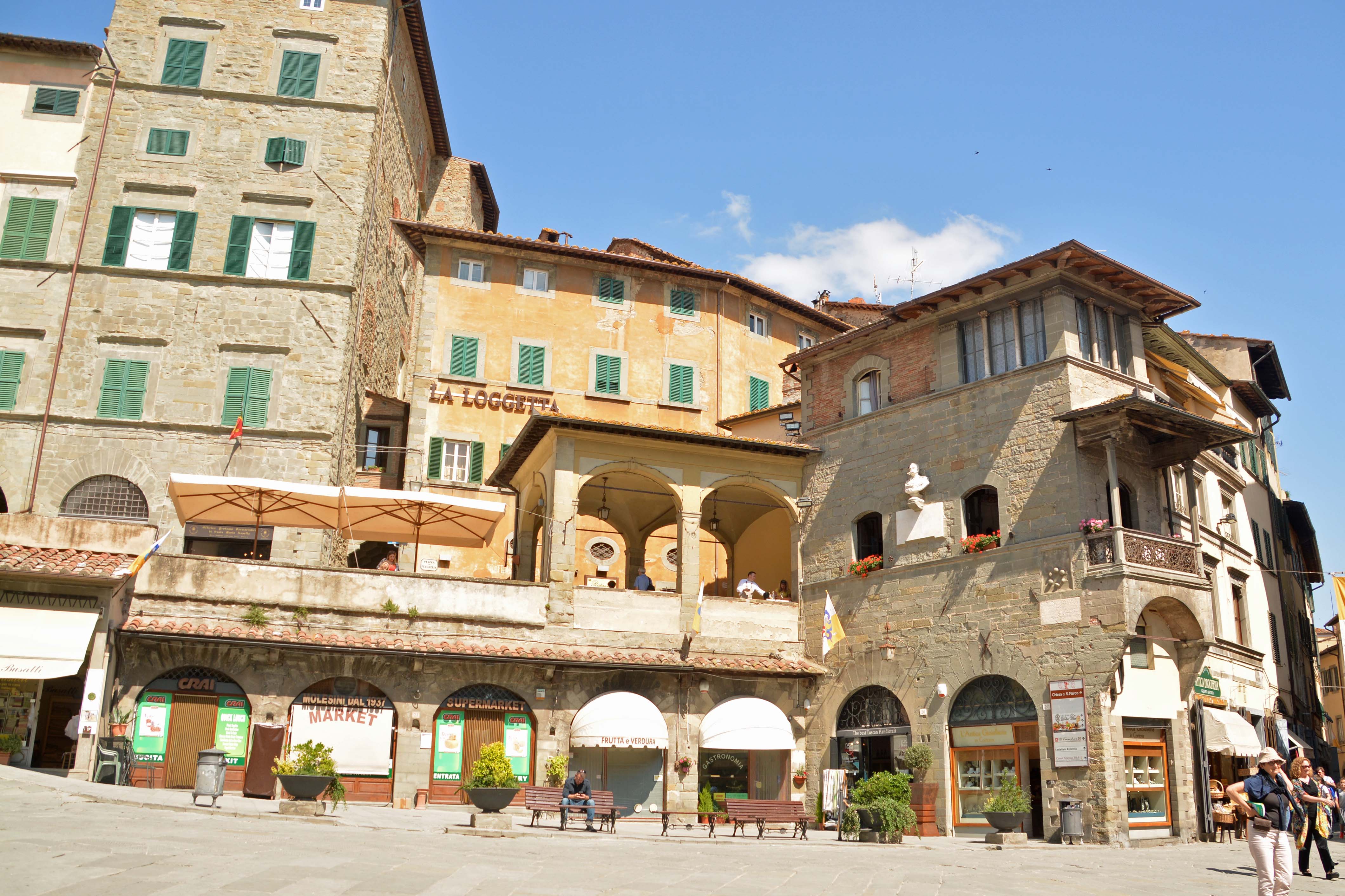 https://mdw-travel-data-us-east-1.s3.amazonaws.com/img/country/Italy/Palazzo-Comunale/img_03.jpg
