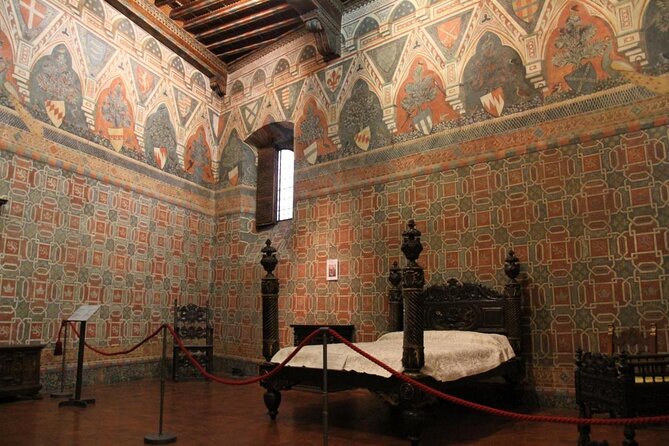 https://mdw-travel-data-us-east-1.s3.amazonaws.com/img/country/Italy/Palazzo-Davanzati/img_01.jpg