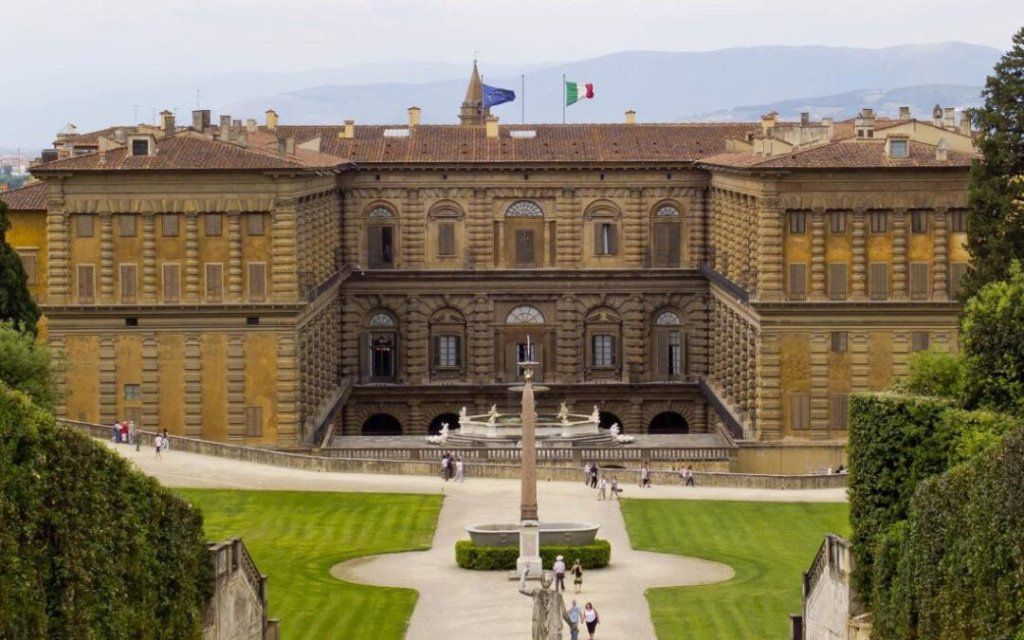 https://mdw-travel-data-us-east-1.s3.amazonaws.com/img/country/Italy/Palazzo-Pitti/img_02.jpg