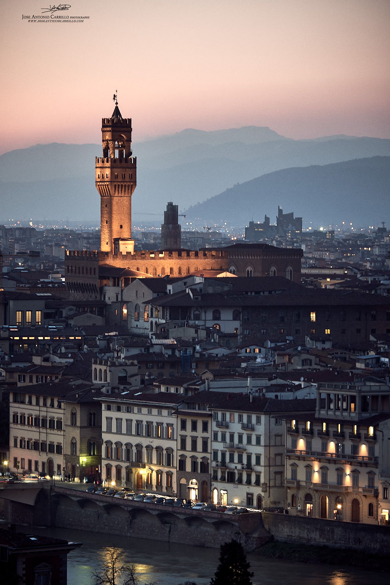 https://mdw-travel-data-us-east-1.s3.amazonaws.com/img/country/Italy/Palazzo-Vecchio/img_02.jpg