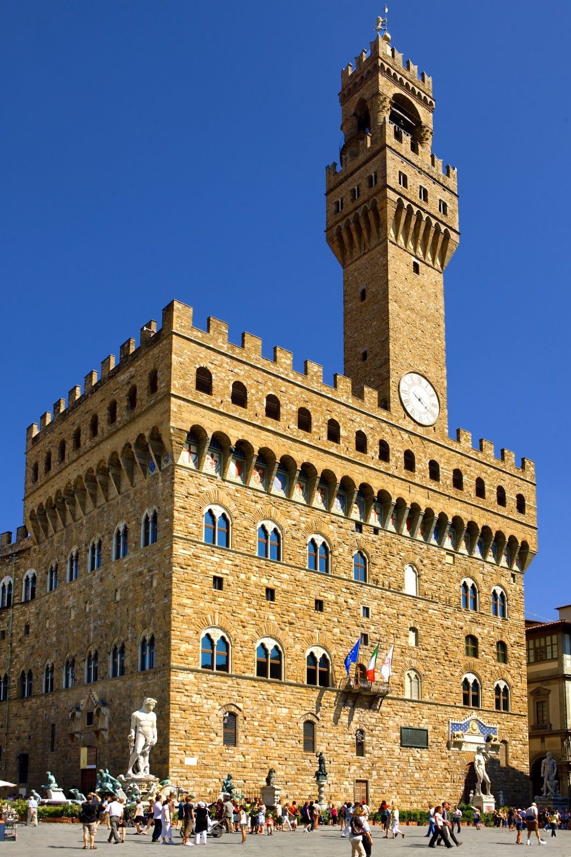 https://mdw-travel-data-us-east-1.s3.amazonaws.com/img/country/Italy/Palazzo-Vecchio/img_04.jpg