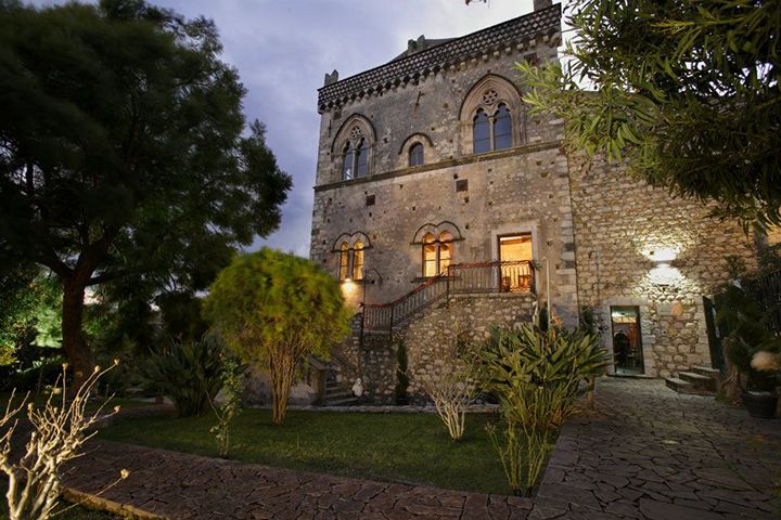https://mdw-travel-data-us-east-1.s3.amazonaws.com/img/country/Italy/Palazzo-dei-Duchi-di-Santo-Stefano/img_01.jpg