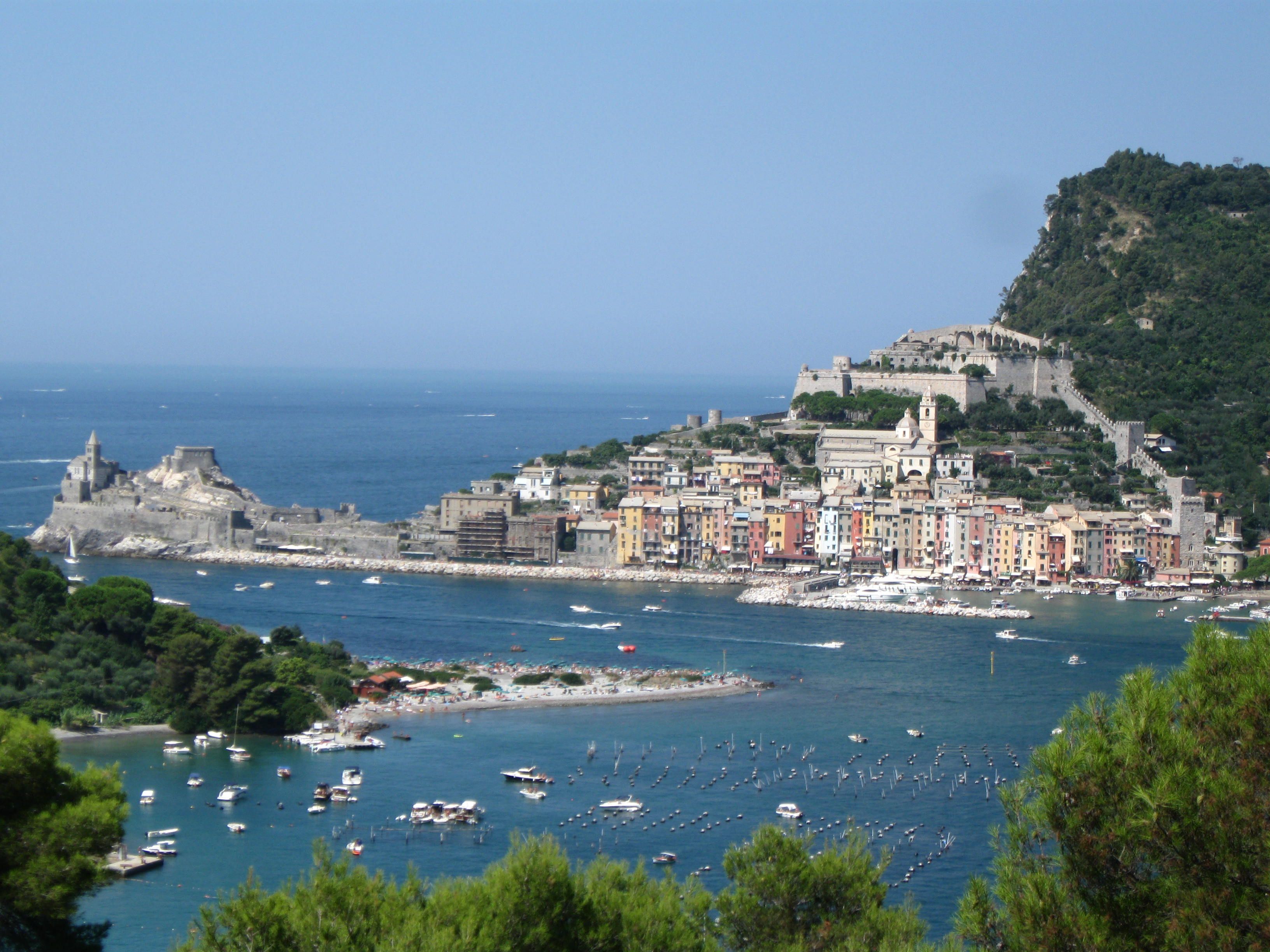 https://mdw-travel-data-us-east-1.s3.amazonaws.com/img/country/Italy/Palmaria-Island/img_01.jpg